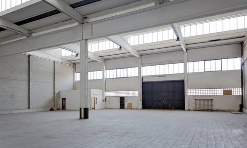 Magazzino deposito merci vuoto Vide entrepôt par l'entreprise vide maison Liège